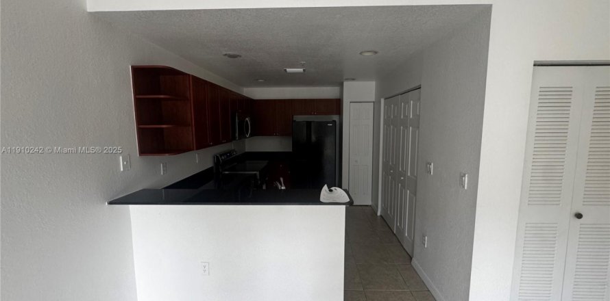 Appartement à Doral, Floride 2 chambres, 104.33 m2 № 1966441
