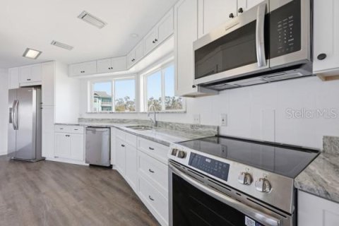 Casa en venta en Horseshoe Beach, Florida, 3 dormitorios, 125.6 m2 № 2141607 - foto 14