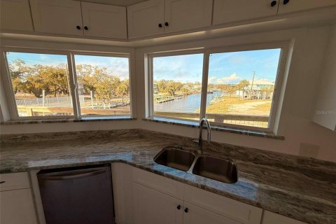 Casa en venta en Horseshoe Beach, Florida, 3 dormitorios, 125.6 m2 № 2141607 - foto 17