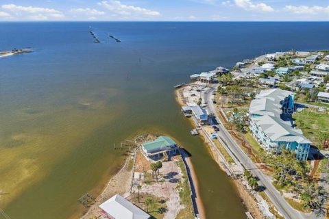 Casa en venta en Horseshoe Beach, Florida, 3 dormitorios, 125.6 m2 № 2141607 - foto 7