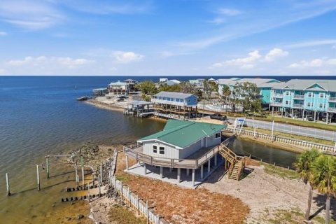 Casa en venta en Horseshoe Beach, Florida, 3 dormitorios, 125.6 m2 № 2141607 - foto 5
