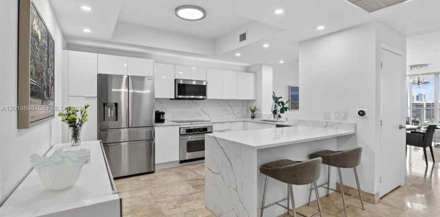Condo à Aventura, Floride, 3 chambres  № 2171914