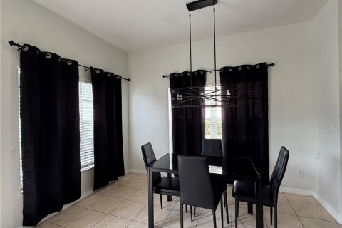 Adosado en venta en Kissimmee, Florida, 4 dormitorios, 140.47 m2 № 2113791 - foto 8
