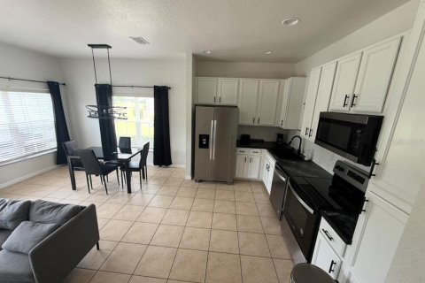 Adosado en venta en Kissimmee, Florida, 4 dormitorios, 140.47 m2 № 2113791 - foto 12