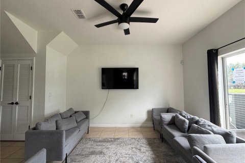 Adosado en venta en Kissimmee, Florida, 4 dormitorios, 140.47 m2 № 2113791 - foto 6