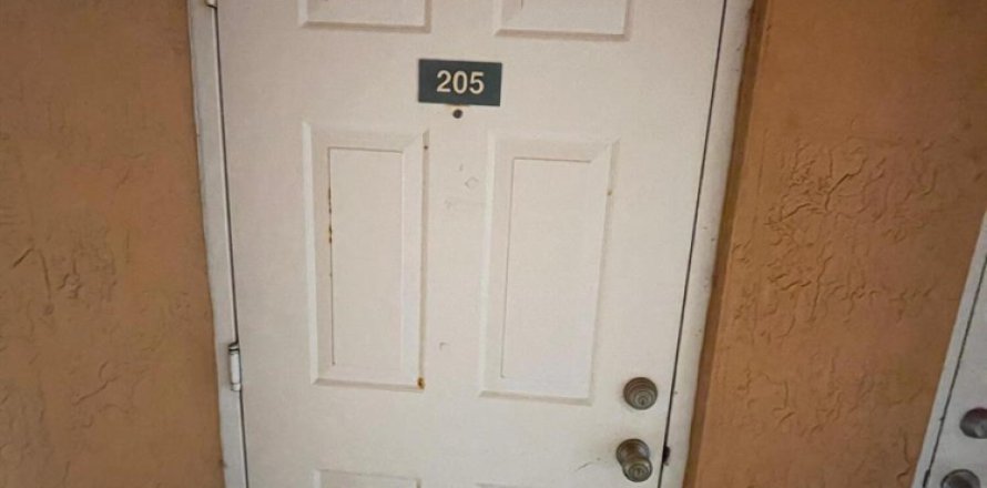 Condo in Davie, Florida, 2 bedrooms  № 2083303