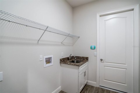 House in Orlando, Florida 4 bedrooms, 278.71 sq.m. № 1812414 - photo 18