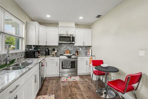 Villa ou maison à vendre à Orlando, Floride: 3 chambres, 103.31 m2 № 2355730 - photo 7