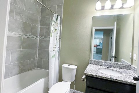 House in Orlando, Florida 5 bedrooms, 287.63 sq.m. № 1824883 - photo 27