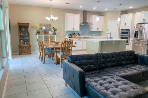 House in Orlando, Florida 5 bedrooms, 287.63 sq.m. № 1824883 - photo 22