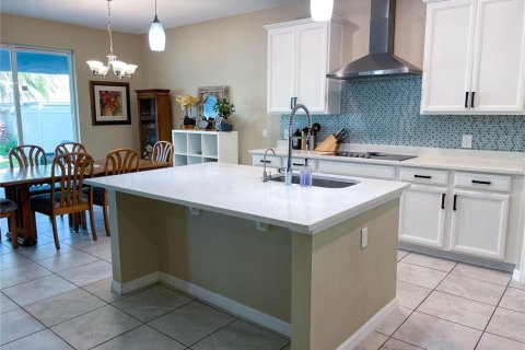 House in Orlando, Florida 5 bedrooms, 287.63 sq.m. № 1824883 - photo 17