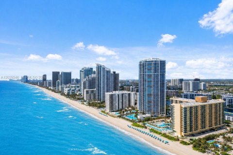 Copropriété à vendre à Hollywood, Floride: 1 chambre, 69.21 m2 № 2182706 - photo 3