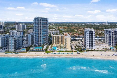 Copropriété à vendre à Hollywood, Floride: 1 chambre, 69.21 m2 № 2182706 - photo 2