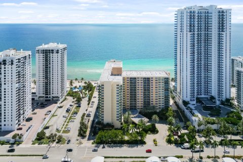 Copropriété à vendre à Hollywood, Floride: 1 chambre, 69.21 m2 № 2182706 - photo 8