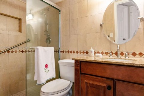 Condo in Hallandale Beach, Florida, 1 bedroom  № 2040431 - photo 4