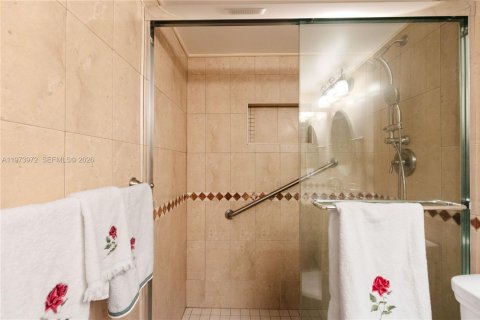 Condo in Hallandale Beach, Florida, 1 bedroom  № 2040431 - photo 7