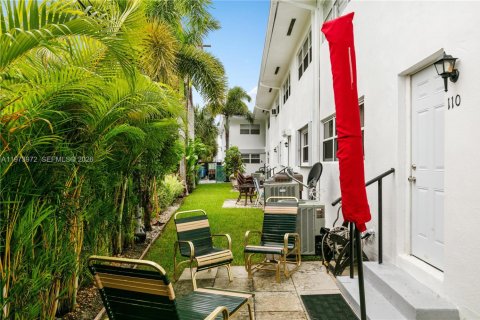 Condo in Hallandale Beach, Florida, 1 bedroom  № 2040431 - photo 22