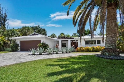 House in Sarasota, Florida 3 bedrooms, 178 sq.m. № 2210368 - photo 3