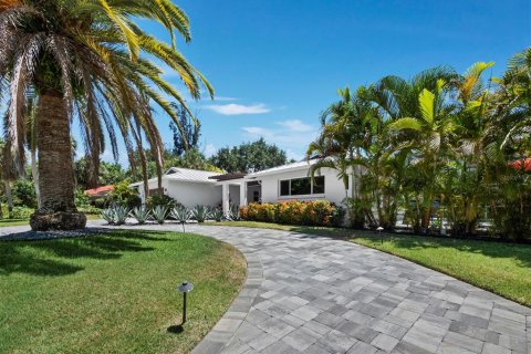 House in Sarasota, Florida 3 bedrooms, 178 sq.m. № 2210368 - photo 4