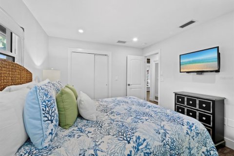 House in Sarasota, Florida 3 bedrooms, 178 sq.m. № 2210368 - photo 27