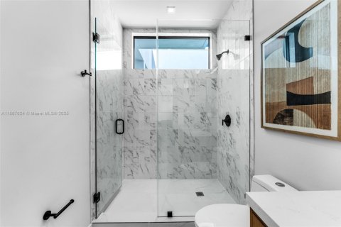Townhouse in Miami, Florida 3 bedrooms, 170.1 sq.m. № 1941914 - photo 25