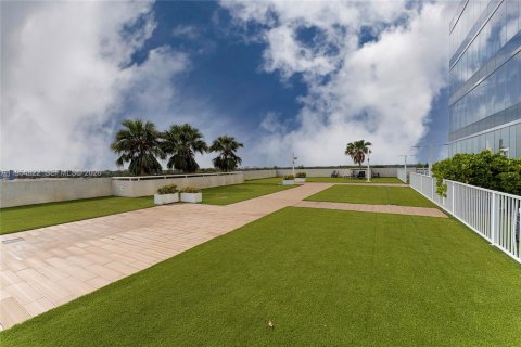 Commercial property in Miami, Florida № 2009284 - photo 3