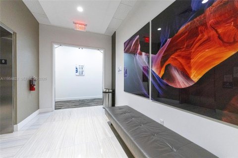 Commercial property in Miami, Florida № 2009284 - photo 10
