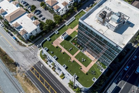 Commercial property in Miami, Florida № 2009284 - photo 17