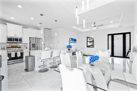 Villa ou maison à vendre à Cape Coral, Floride: 3 chambres, 129.51 m2 № 1939517 - photo 10