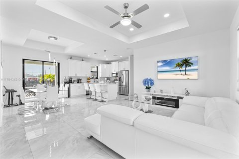 Villa ou maison à vendre à Cape Coral, Floride: 3 chambres, 129.51 m2 № 1939517 - photo 7