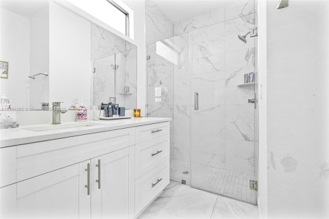Casa en venta en Cape Coral, Florida, 3 dormitorios, 129.51 m2 № 1939517 - foto 9