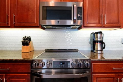 Condo in Orlando, Florida, 3 bedrooms № 2204736 - photo 15