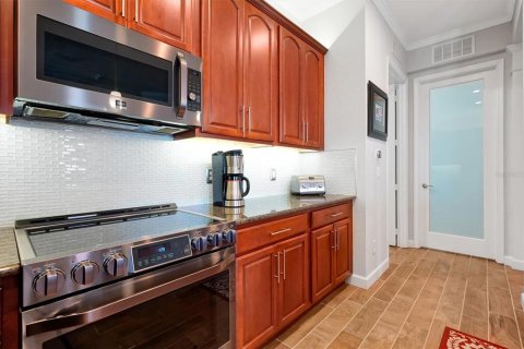 Condo in Orlando, Florida, 3 bedrooms № 2204736 - photo 13