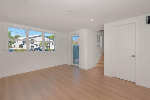 Townhouse in Fort Lauderdale, Florida 4 bedrooms, 186.36 sq.m. № 1940138 - photo 17