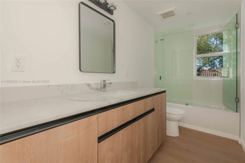 Townhouse in Fort Lauderdale, Florida 4 bedrooms, 186.36 sq.m. № 1940138 - photo 21