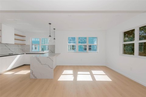 Townhouse in Fort Lauderdale, Florida 4 bedrooms, 186.36 sq.m. № 1940138 - photo 15