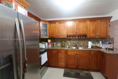 Copropriété à vendre à Hialeah, Floride: 2 chambres, 96.15 m2 № 2152806 - photo 2