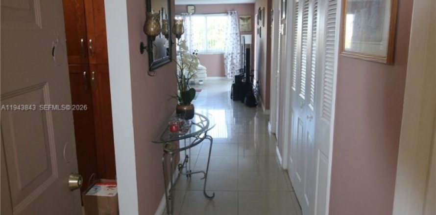 Condo à Hialeah, Floride, 2 chambres  № 2152806