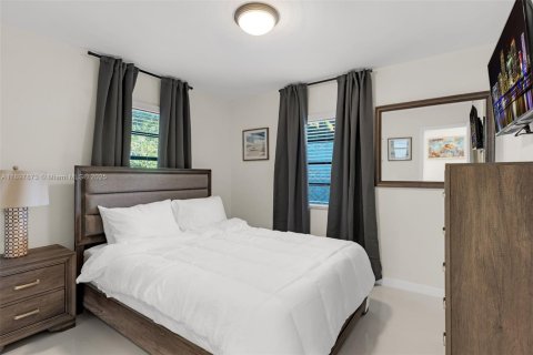 Casa en alquiler en Homestead, Florida, 4 dormitorios, 199.74 m2 № 1949658 - foto 15