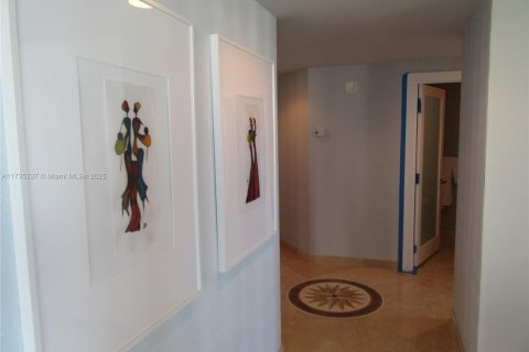Copropriété à louer à Miami Beach, Floride: 2 chambres, 122.82 m2 № 1729807 - photo 9