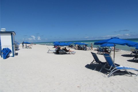Copropriété à louer à Miami Beach, Floride: 2 chambres, 122.82 m2 № 1729807 - photo 3
