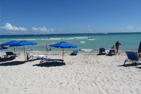 Copropriété à louer à Miami Beach, Floride: 2 chambres, 122.82 m2 № 1729807 - photo 2