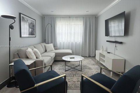 Кондоминиум с 1 спальней в Корал-Спрингс, Флорида № 2031953