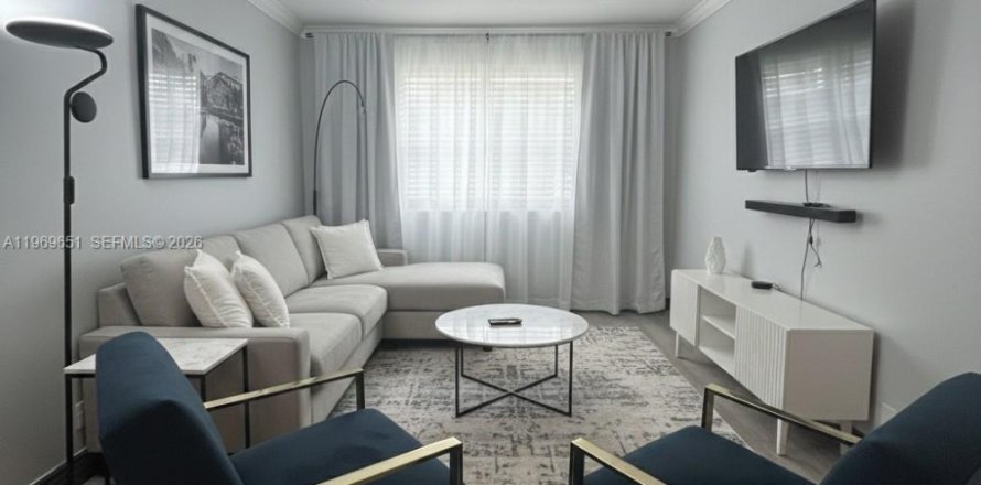 Кондоминиум с 1 спальней в Корал-Спрингс, Флорида № 2031953