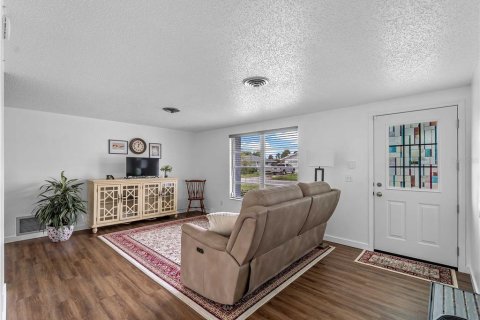 House in Venice, Florida 2 bedrooms, 116.13 sq.m. № 1899131 - photo 5