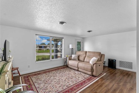 House in Venice, Florida 2 bedrooms, 116.13 sq.m. № 1899131 - photo 6