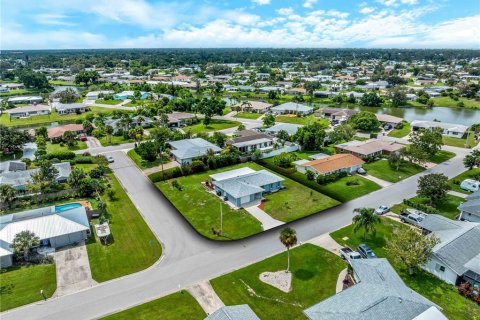 House in Venice, Florida 2 bedrooms, 116.13 sq.m. № 1899131 - photo 4