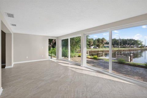 Condo in Crystal River, Florida, 2 bedrooms  № 2102525 - photo 14