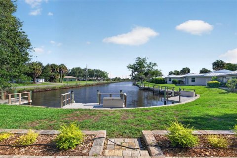 Condo in Crystal River, Florida, 2 bedrooms  № 2102525 - photo 4
