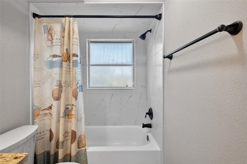 Condo in Crystal River, Florida, 2 bedrooms  № 2102525 - photo 24
